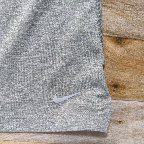 Nike Small Dri-Fit Racerback Rank - Picture 3 of 4